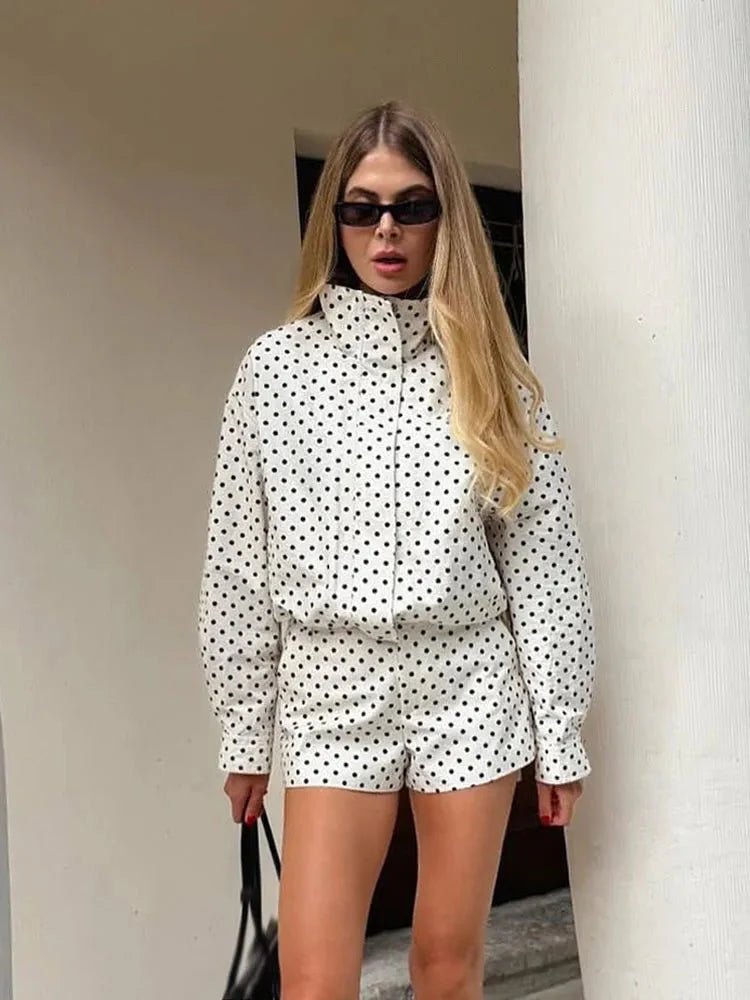 Annie – Taillierte Jacke mit Punkten