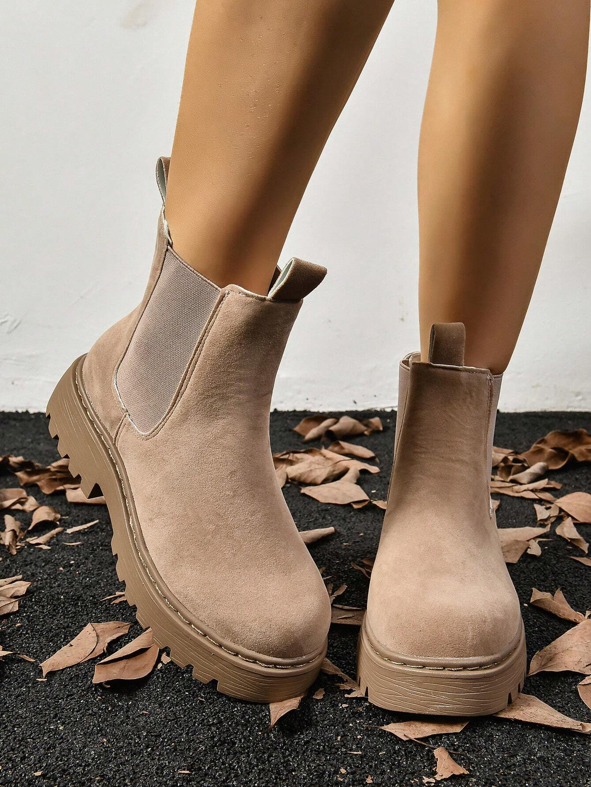 Ahliya – Wasserdichte Stiefel in Wildlederoptik
