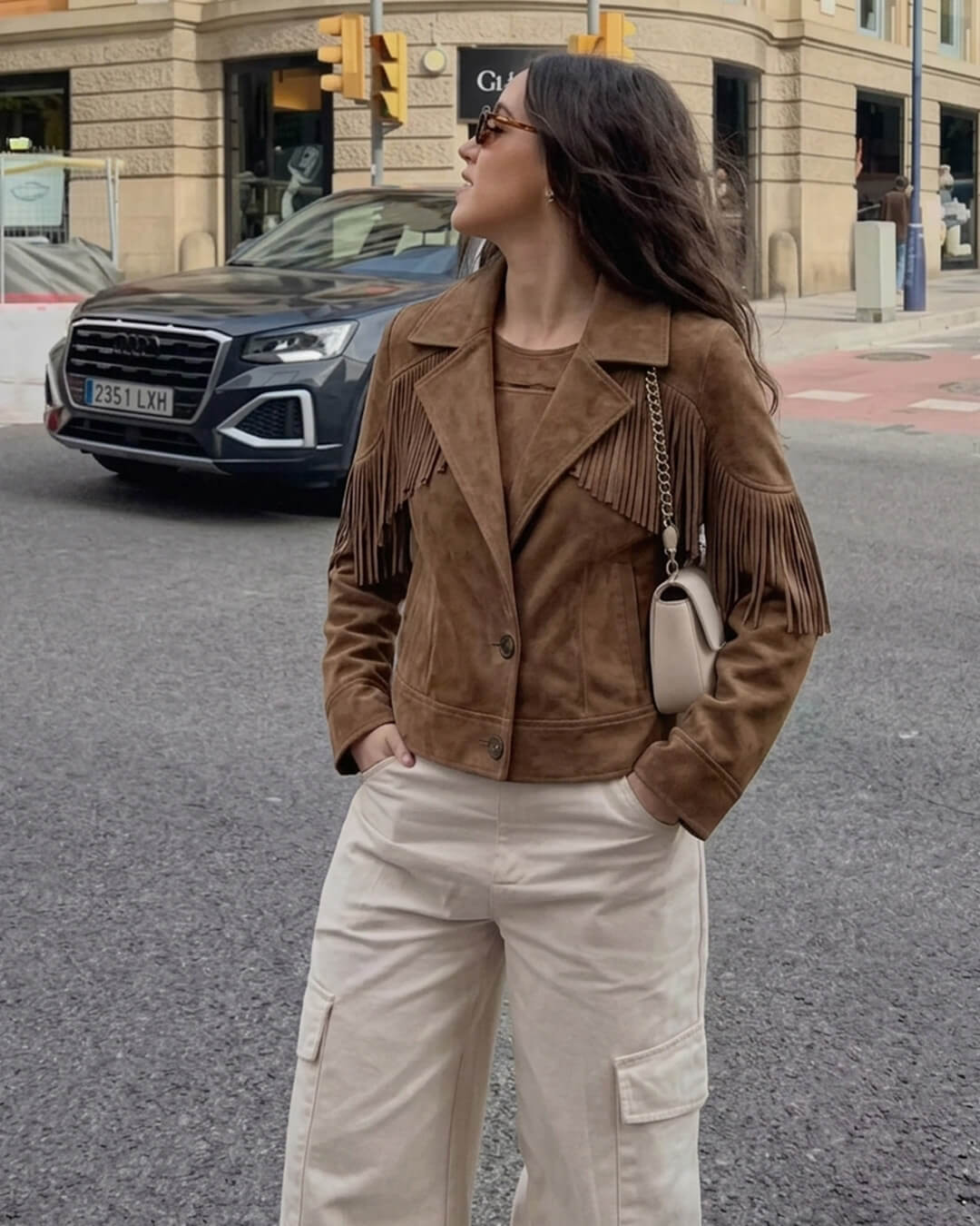 Kurze Jacke aus Wildlederimitat mit Revers