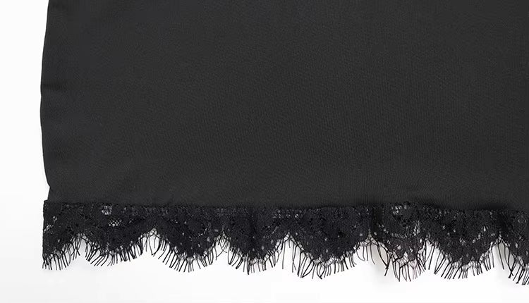 Schmal geschnittenes Langarm-Minikleid mit Spitzenbesatz