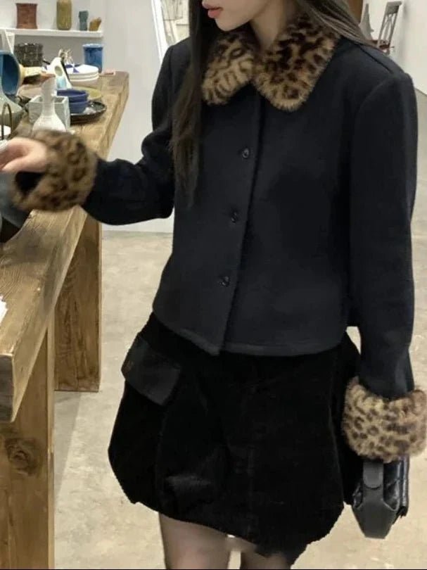 Leopardjacke mit Kunstfellbesatz und Knopfleiste