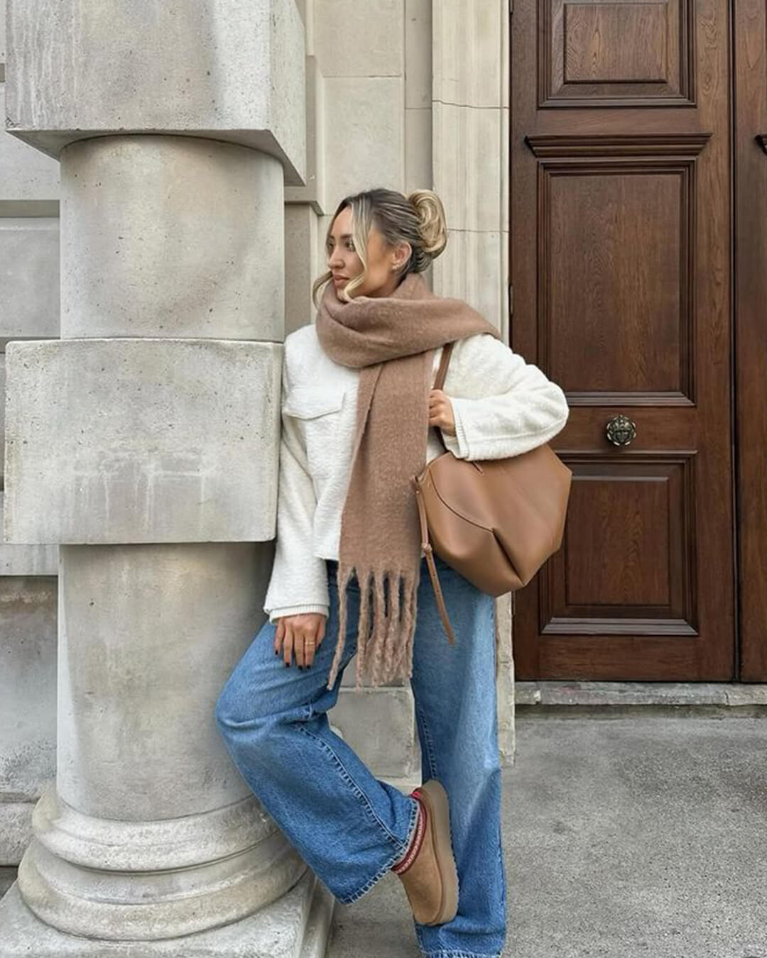 OLANE Lightweight Tasseled Winter Scarf BeigeAccessories