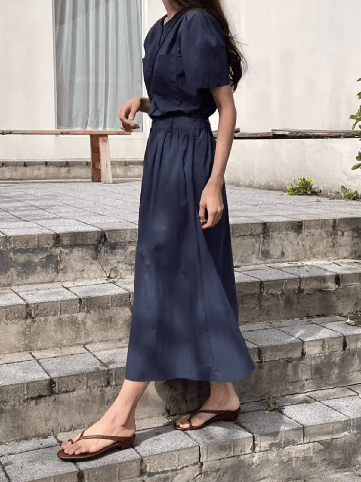 Lucy – Leichte, flache Zehentrenner-Slipper
