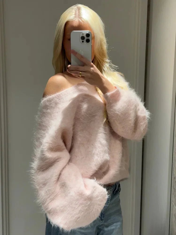 Locker geschnittener, schulterfreier Mohairpullover