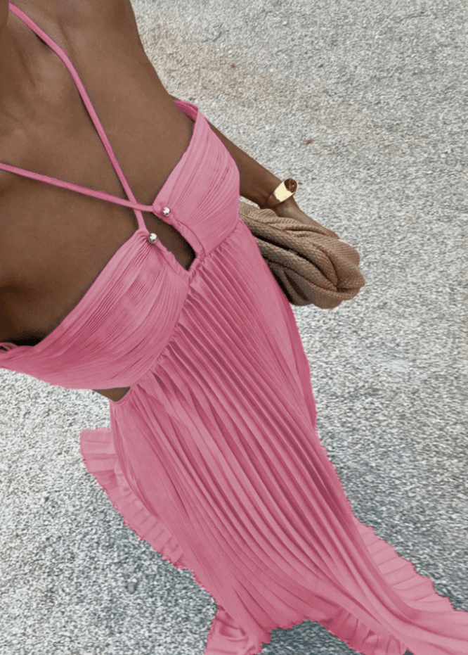 Plissiertes Neckholder-Maxikleid mit Trägern