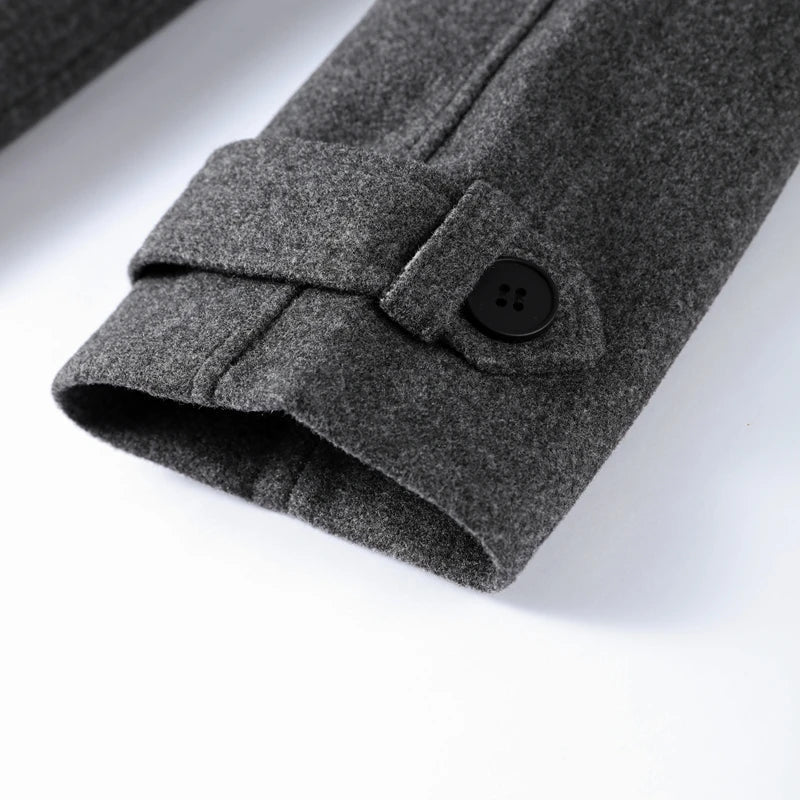 Stylischer taillierter Herbst-Winter-Mantel mit Gürtel