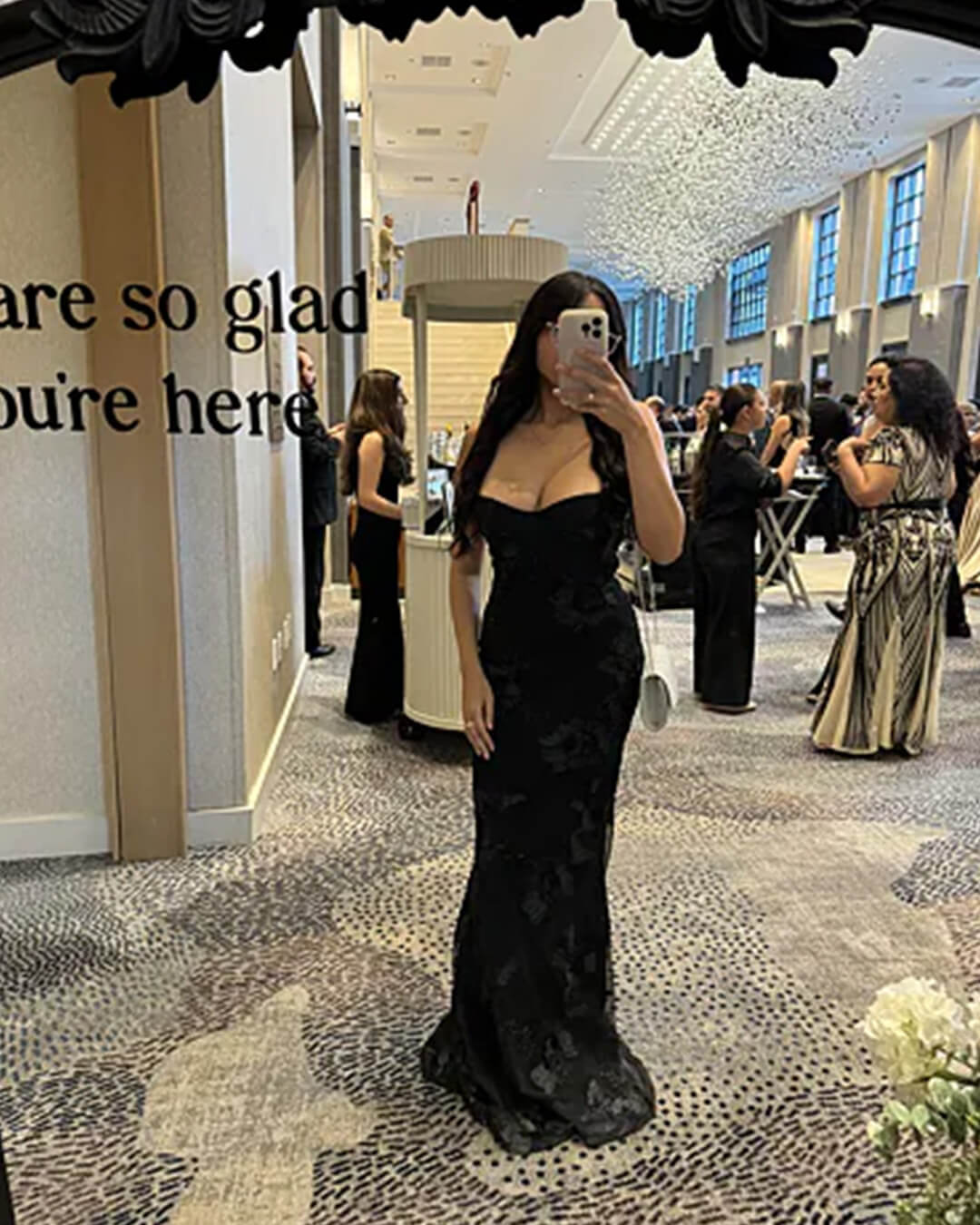 Julie Bodycon Applikation Rückenknoten Abendkleid