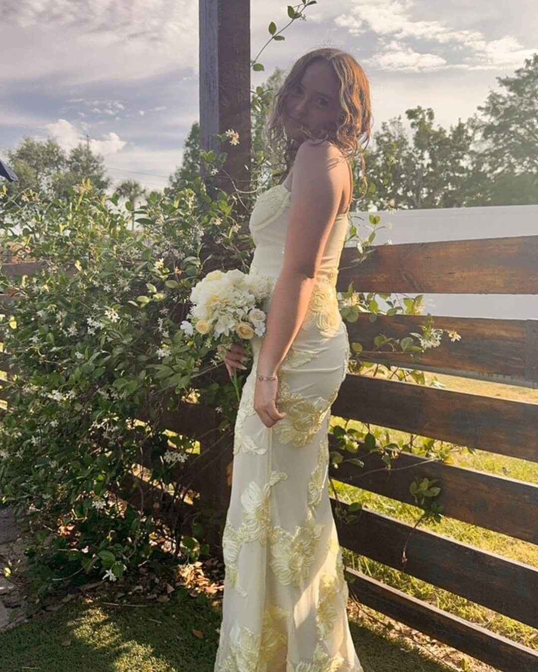 Julie Bodycon Applikation Rückenknoten Abendkleid
