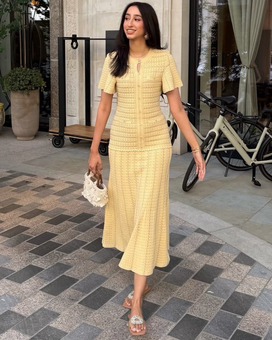 Robe maxi en maille à sequins cintrée à la taille
