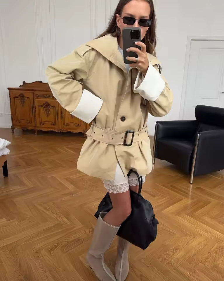 Trenchcoat mit Kontrastbündchen und Gürtel