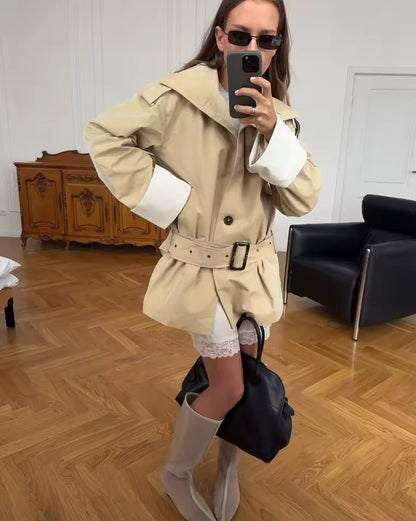Trenchcoat mit Kontrastbündchen und Gürtel