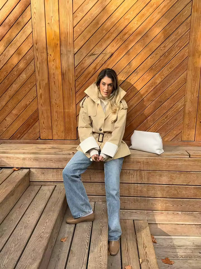 Trenchcoat mit Kontrastbündchen und Gürtel
