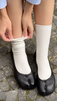 Adelisa – Schleifen-Front Split-Toe Ballerinas