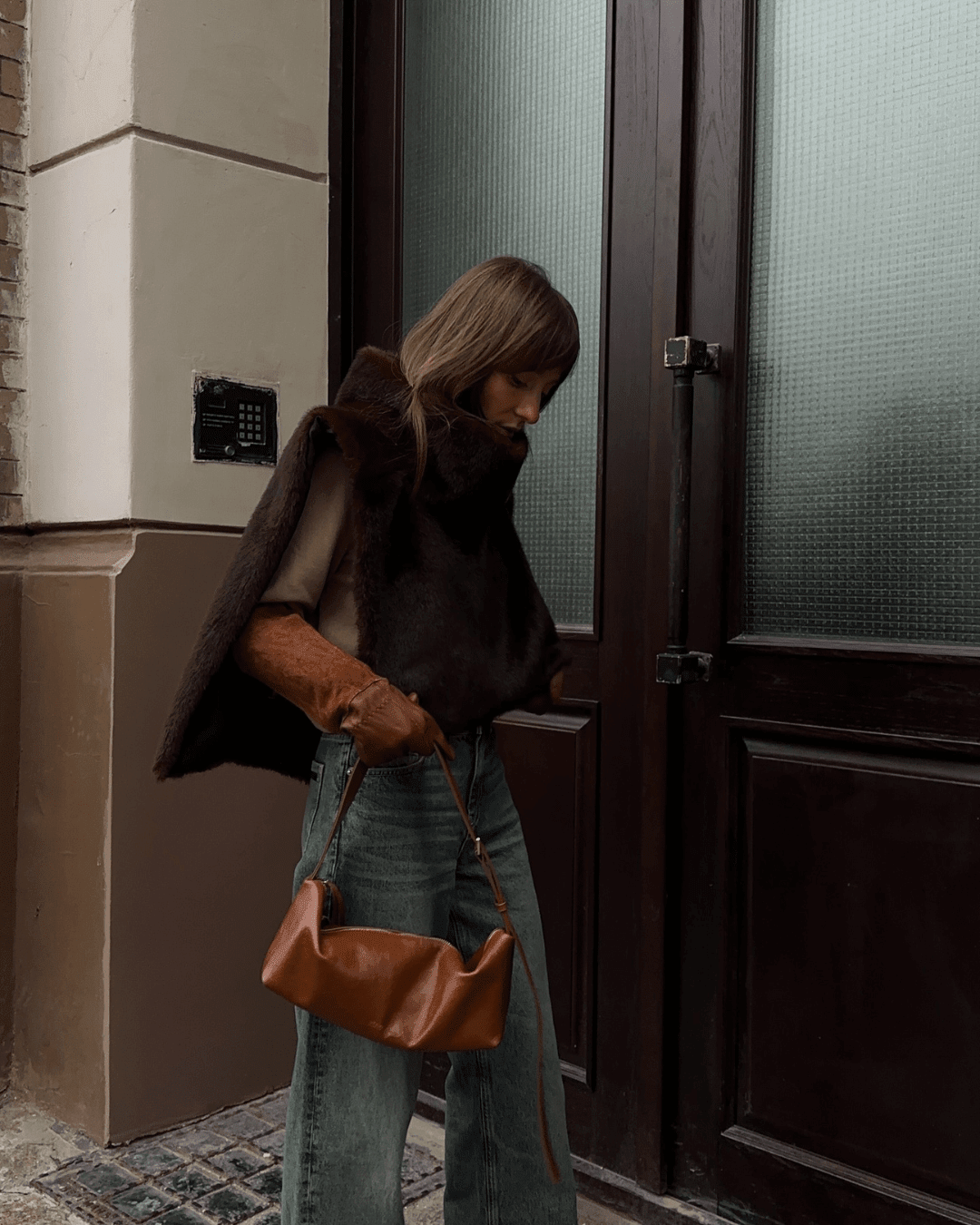 OLANE Cropped Faux Fur Turtleneck Vest BrownSWomen's Coats & Jackets