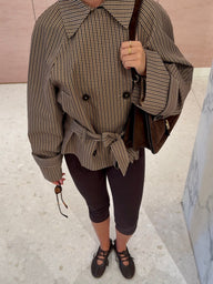 Trench corto scozzese con cintura
