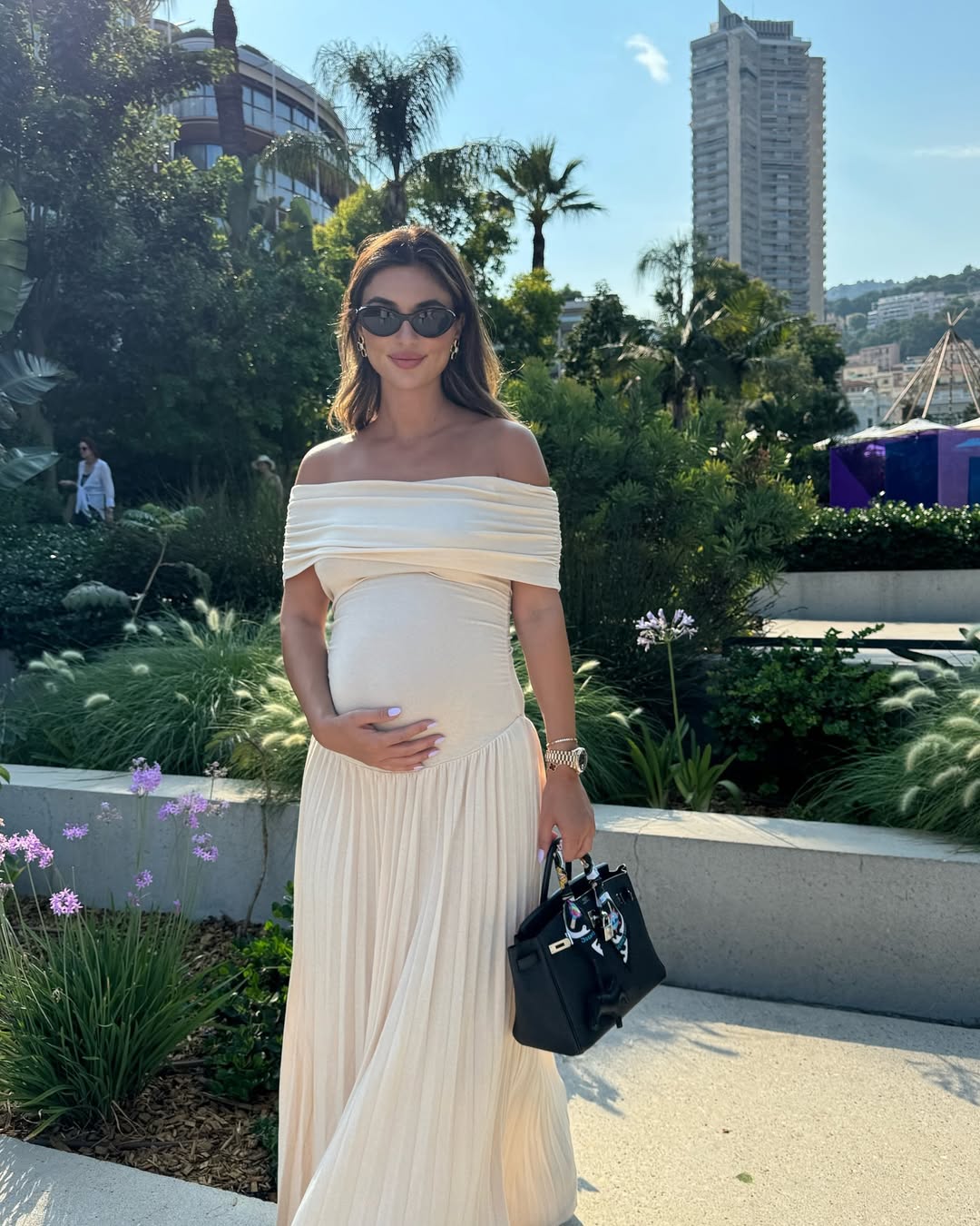 Carmen – Fließendes schulterfreies Kleid