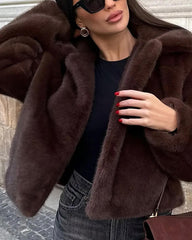 Plüschjacke mit Umlegekragen aus Kunstpelz