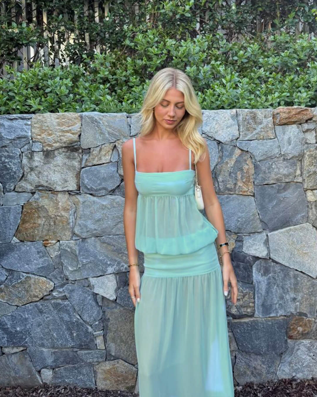 Katie – Spaghetti-Träger Kleid mit Cut-outs, figurbetont