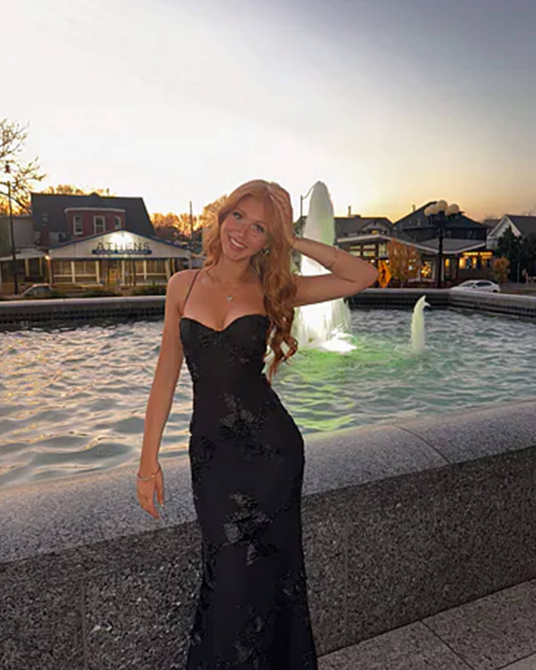 Julie Bodycon Applikation Rückenknoten Abendkleid