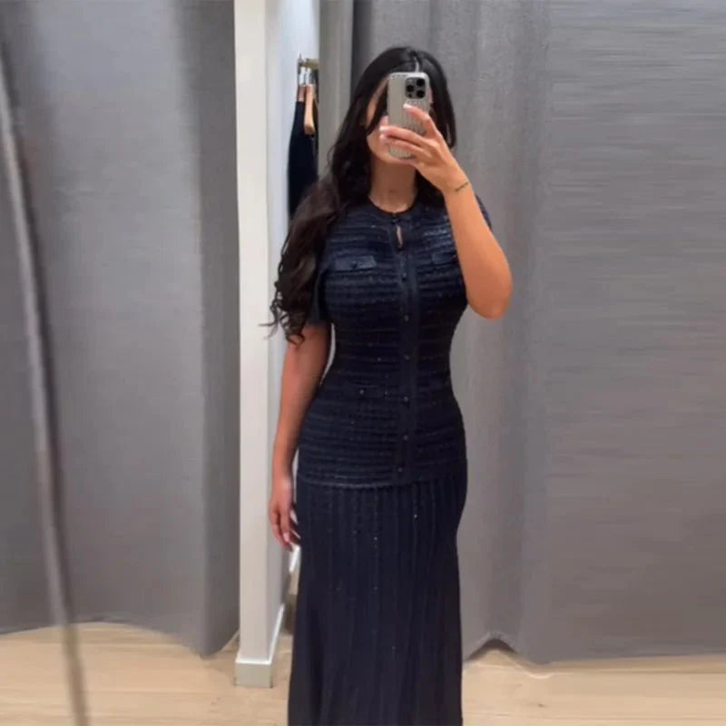 Robe maxi en maille à sequins cintrée à la taille