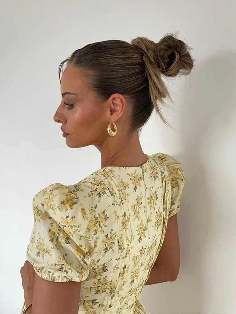 Stylisches, plissiertes V‑Neck Mini-Kleid