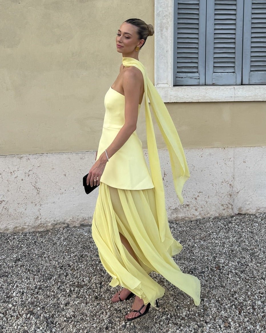 Asymmetrisches Chiffon-Maxikleid mit Schal