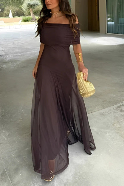 Robe longue asymétrique à épaules dénudées avec fronces