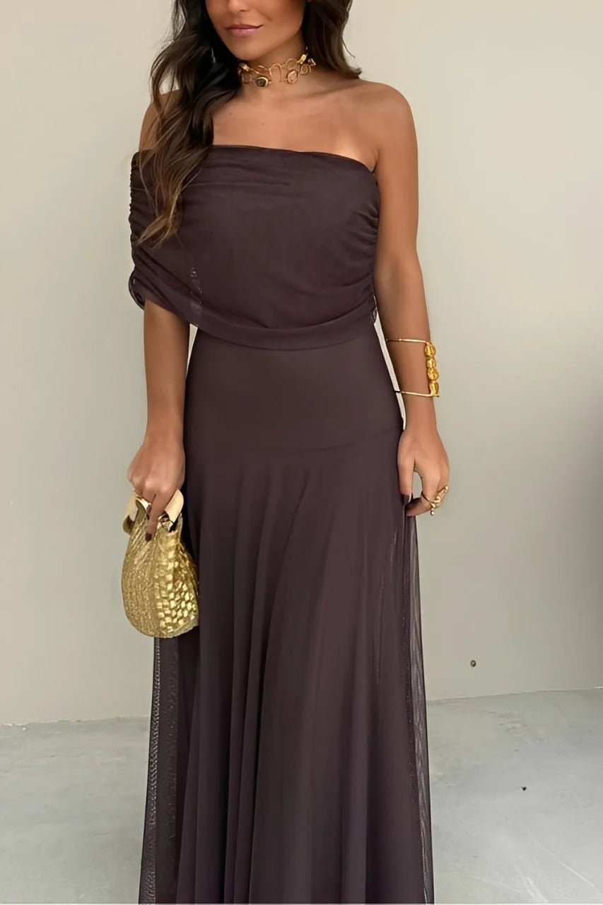 Robe longue asymétrique à épaules dénudées avec fronces